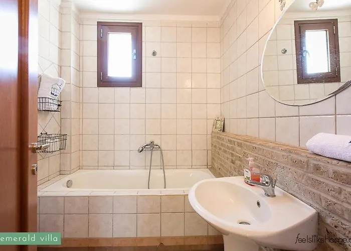 Hidden Gems #feelslikehome * Afytos