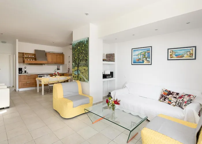 Hidden Gems #feelslikehome Villa